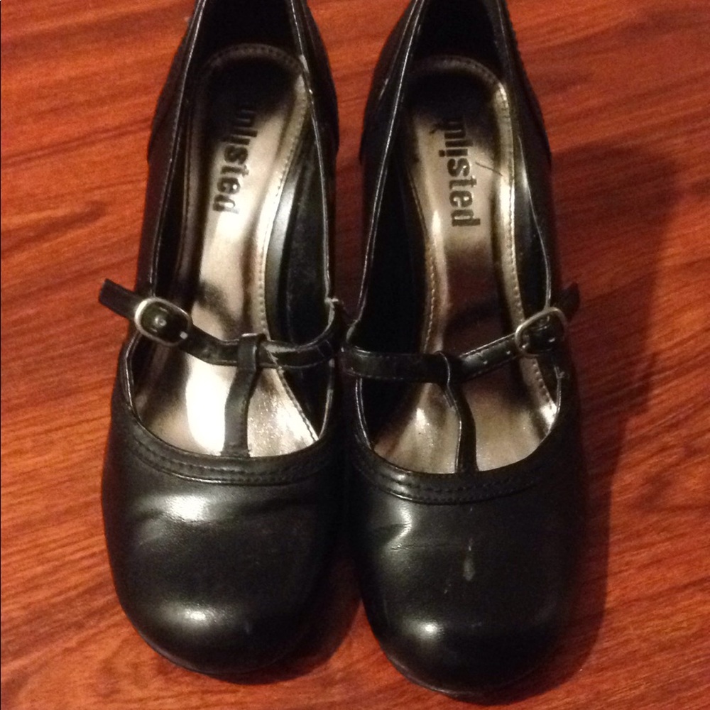 Black heels, size 6!!